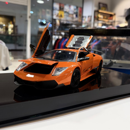 ماکت حرفه ای لامبورگینی LP670